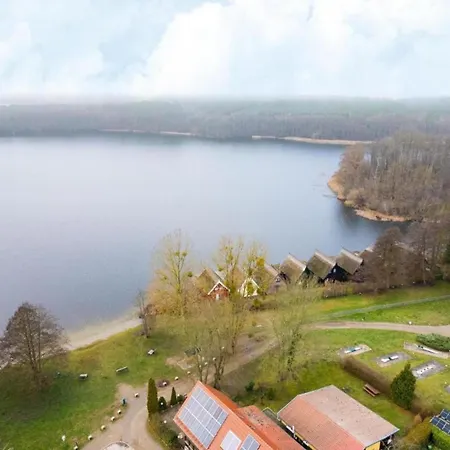 Skandinavischer Doppelbungalow Mit Terrasse Im Mirow