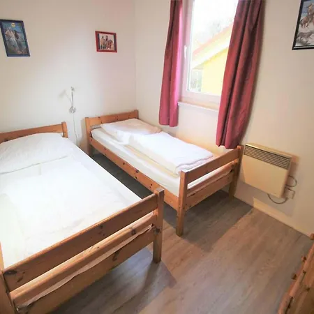 Ferienhaus Skandinavischer Doppelbungalow Mit Terrasse Im Mirow